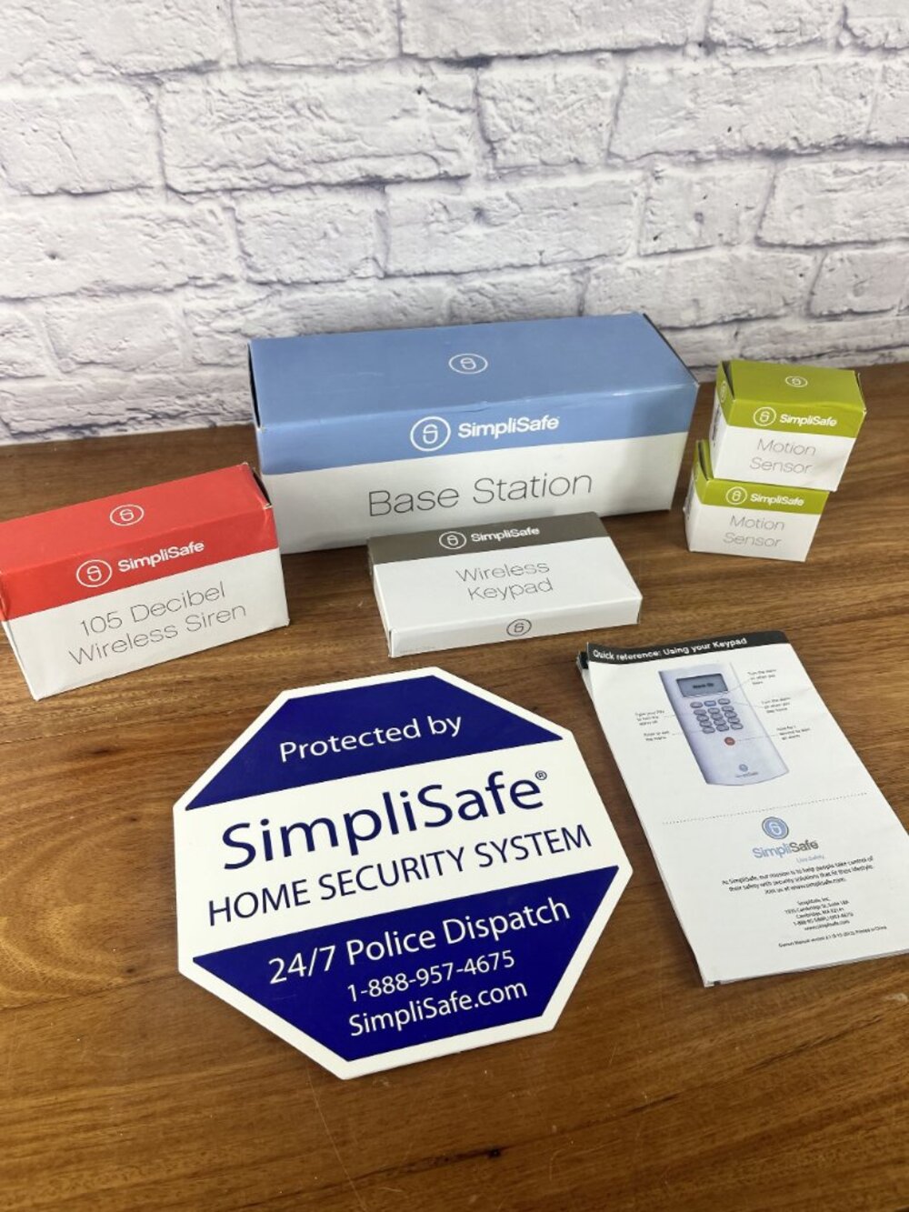 SimpliSafe Wireless Home Security System GEN 1 LOT Base, 2 Motion, Keypad, Siren - Picture 3 of 13